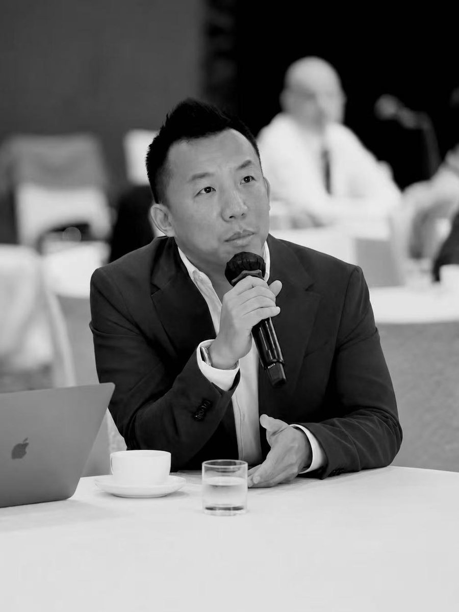 Samuel XU, founder of CHAO YACHTING, speaking at an industry forum